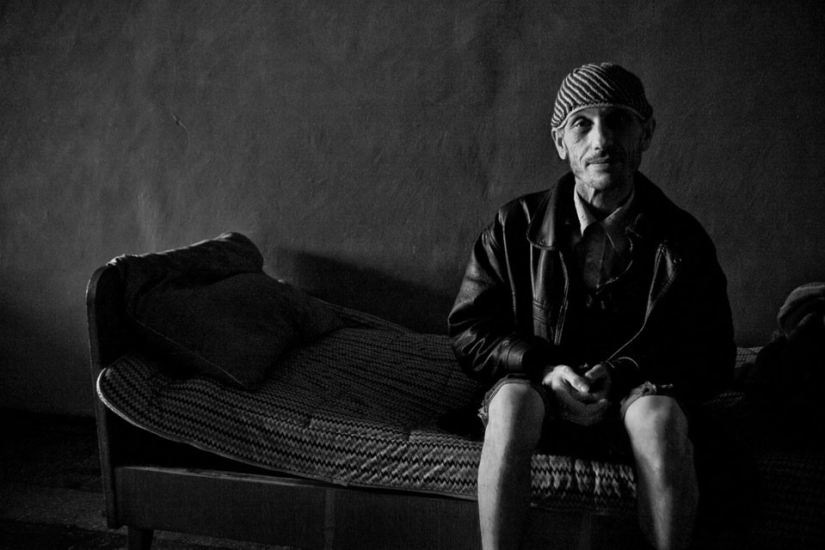Shocking works of a Ukrainian photographer who lived in a psychiatric hospital