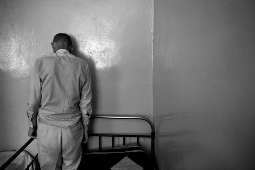 Shocking works of a Ukrainian photographer who lived in a psychiatric hospital