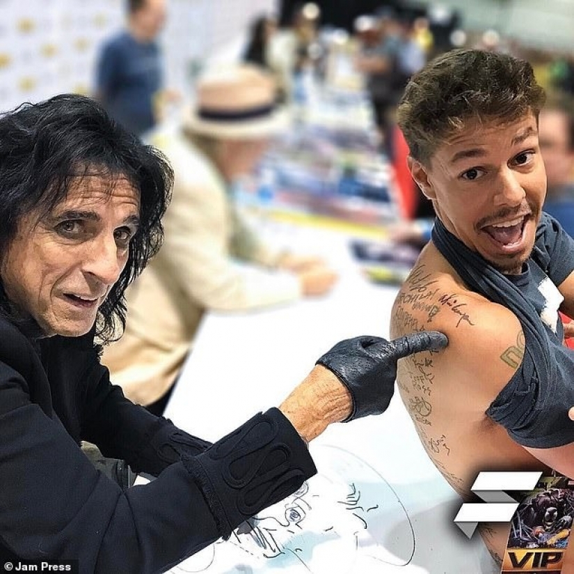 Sign up! The influencer set a world record by applying 225 tattoo autographs on his back Sign up! The influencer set a world record by applying 225 tattoo autographs on his back