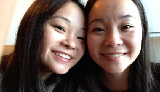 Sister from YouTube: a girl found out that she has a twin because of a video on the network Sister from YouTube: a girl found out that she has a twin because of a video on the network