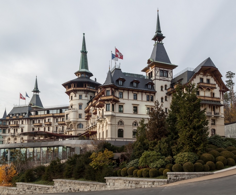 Sleep with art: 6 hotels that can compete with the museums