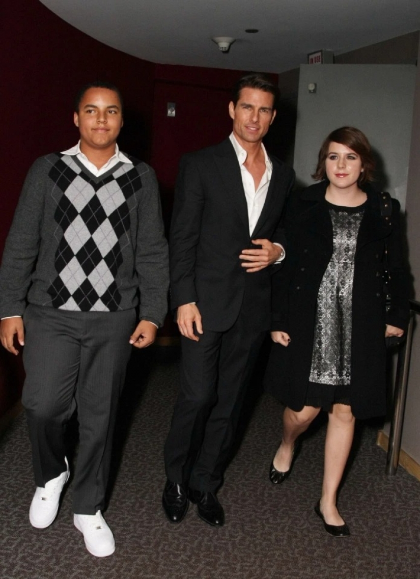 Smell something fishy: the son of Tom cruise and Nicole Kidman preparing the meat on the grill and shares recipes on Instagram