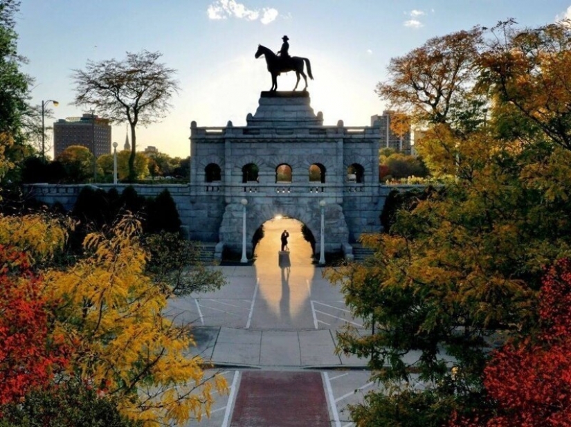 Social networks found a mysterious couple in a huge city in a matter of days Social networks found a mysterious couple in a huge city in a matter of days