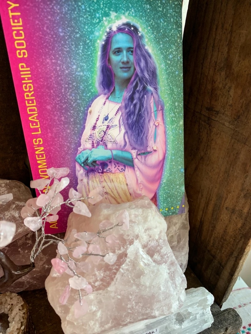 Spiritual quest and hard coin: the secrets of the world of Rama Yoga and its leader – Guru Jagat