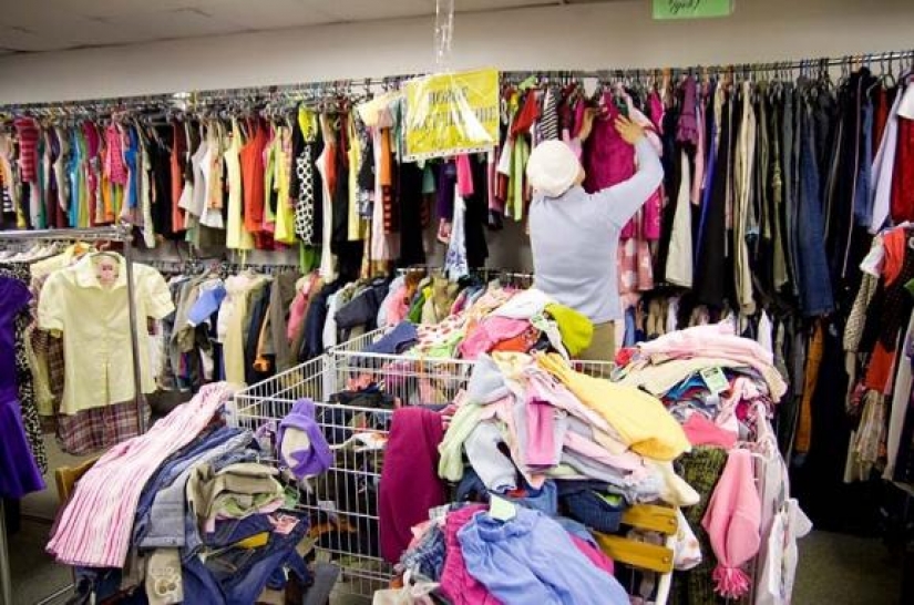 Star wardrobe for a penny: stylish images of celebrities from second-hand stores