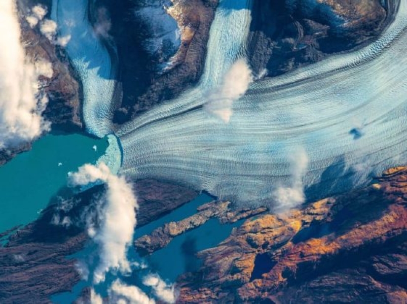 Stunning photos of French astronaut from SpaceX capture bright auroras and raging wildfires