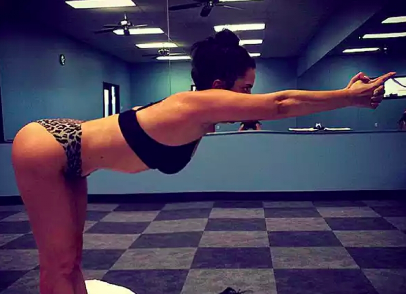 Such beauty even walls bend: 15 shameful photoshop failures stars in the Instagram Such beauty even walls bend: 15 shameful photoshop failures stars in the Instagram