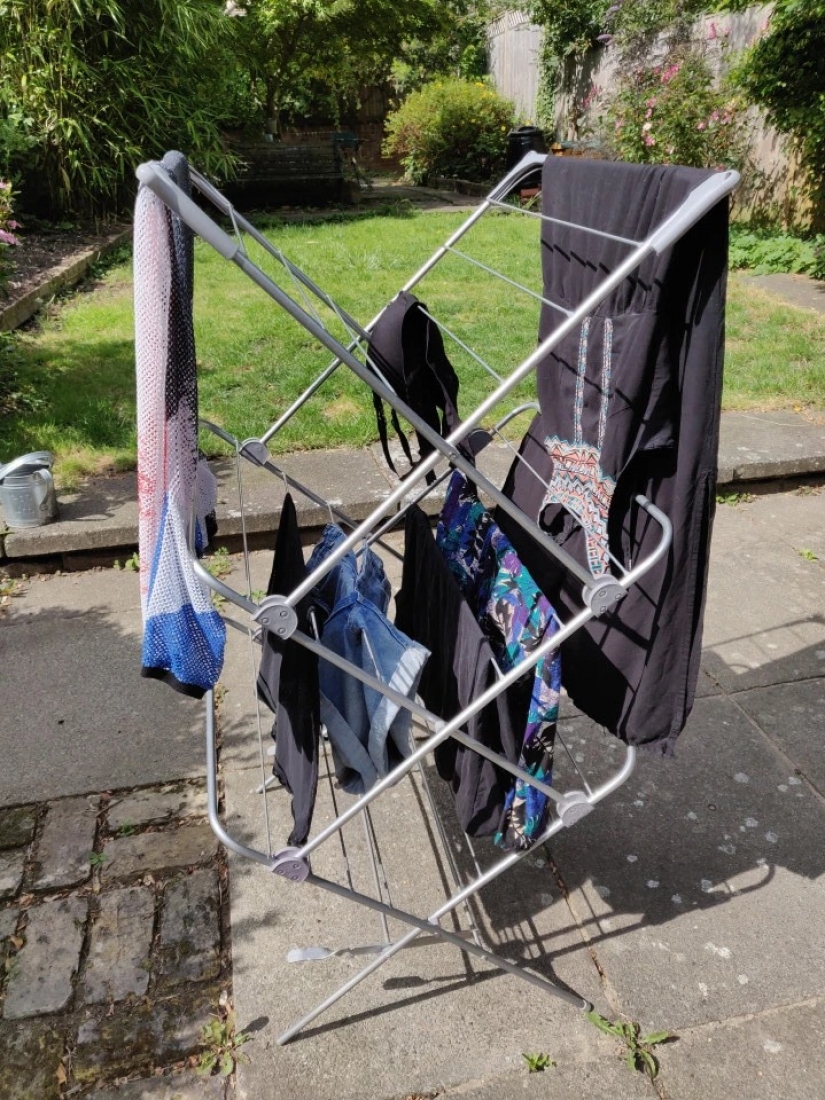 Sucio experimento: el escritor no había lavado la ropa para un mes, con el fin de preservar su nuevo look