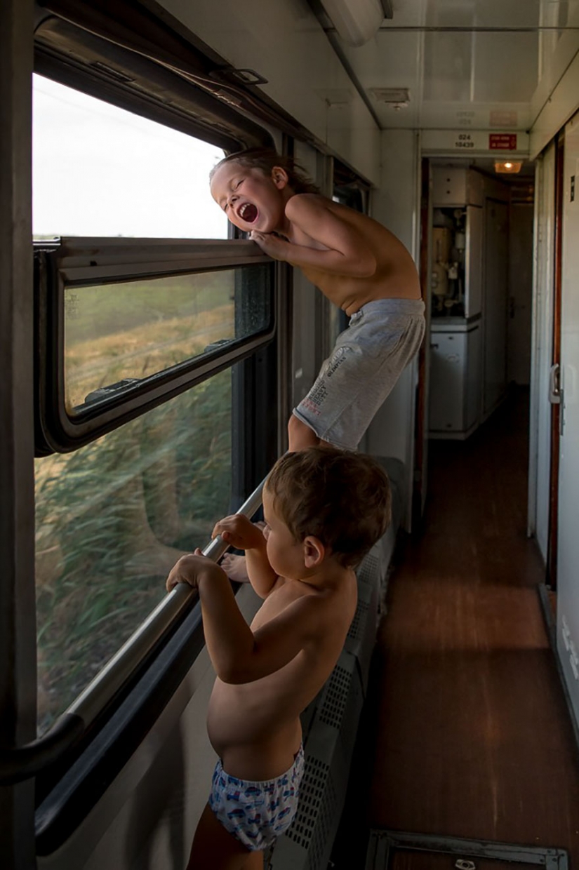 Summer without the Internet: finalists of the photo contest about childhood in nature