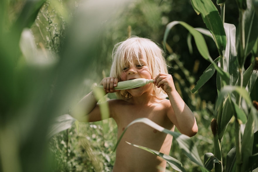 Summer without the Internet: finalists of the photo contest about childhood in nature