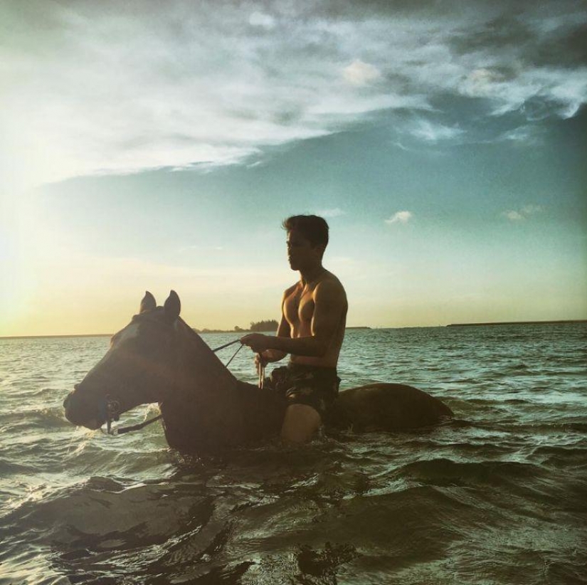 Super-ricos Brunei Príncipe Abdul mateen y su Real Aficiones