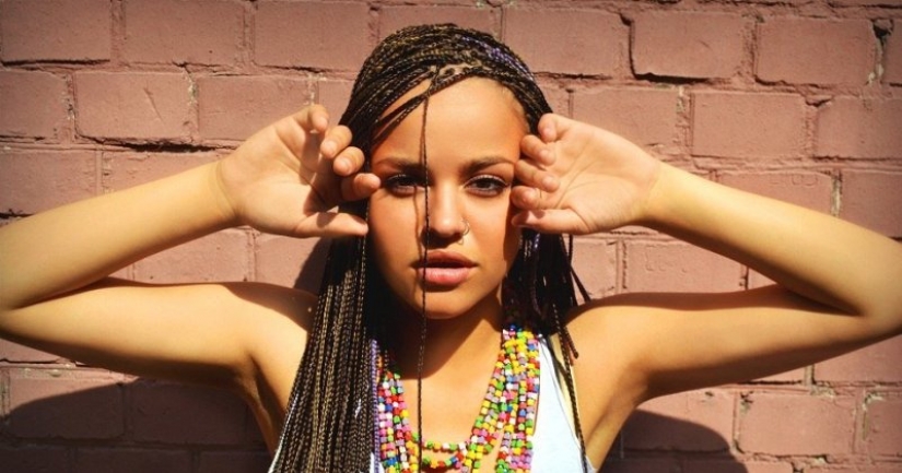 Susanna Abdullah: "Quiero que la gente cante, llore, se familiarice y haga las paces con mis canciones" Susanna Abdullah: "Quiero que la gente cante, llore, se familiarice y haga las paces con mis canciones"