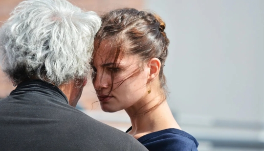 "Tengo 20 años, estoy comprometido con un hombre de 77 años-nunca nos hemos conocido, pero estamos listos para pasar el resto de nuestras vidas juntos" "Tengo 20 años, estoy comprometido con un hombre de 77 años-nunca nos hemos conocido, pero estamos listos para pasar el resto de nuestras vidas juntos"