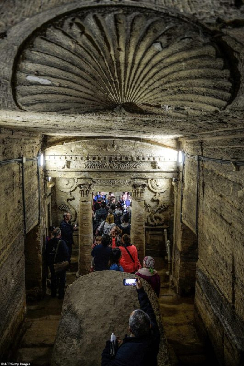 Tesoros antiguos: del antiguo egipto catacumbas, lleno de artefactos sorprendentes, abierto al público