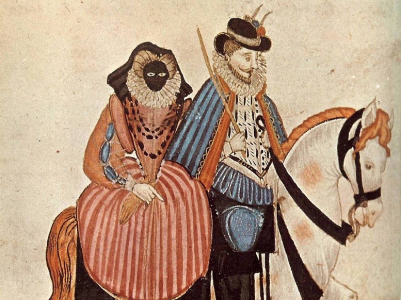 The 10 Most Creepy ways to hide your face The 10 Most Creepy ways to hide your face