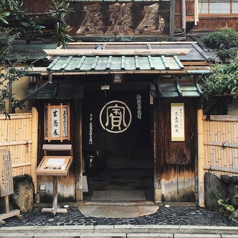 The 12 oldest restaurants in the world that are still operating