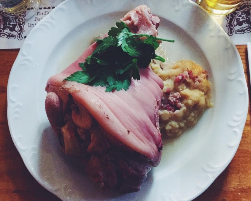 The 12 oldest restaurants in the world that are still operating