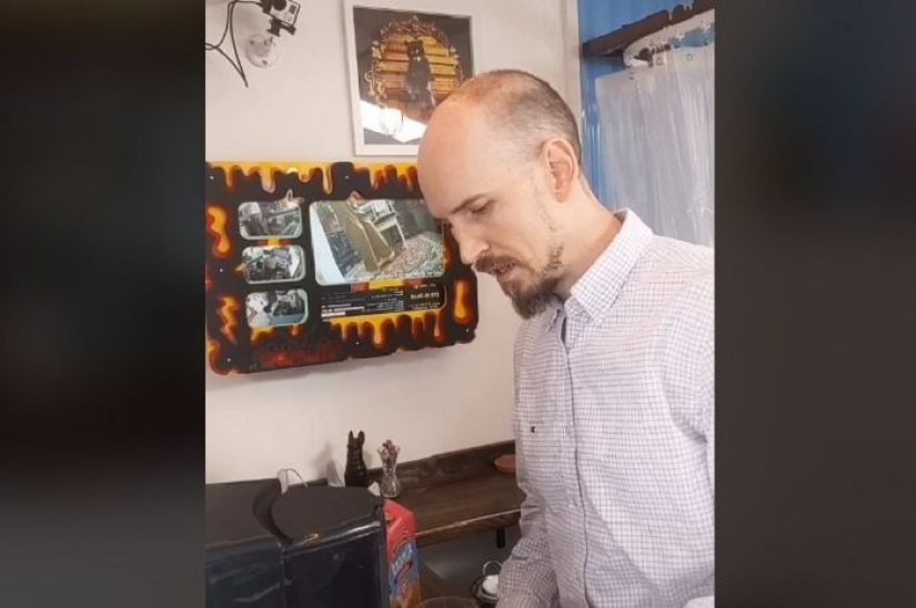 The artist 100 days out of the room and is looking for sponsors that will pay him $ 5 million over 5 years imprisonment