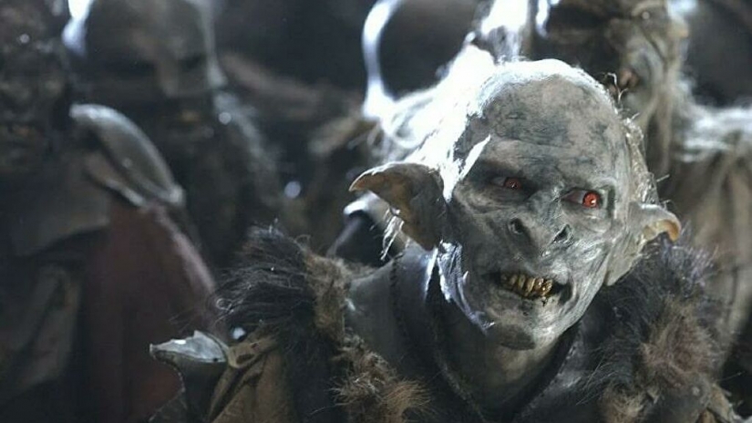 The Brazilian tattoo artist transforms into an orc by removing the nose, mutilating the ears and getting the tattoo in blue. The Brazilian tattoo artist transforms into an orc by removing the nose, mutilating the ears and getting the tattoo in blue.