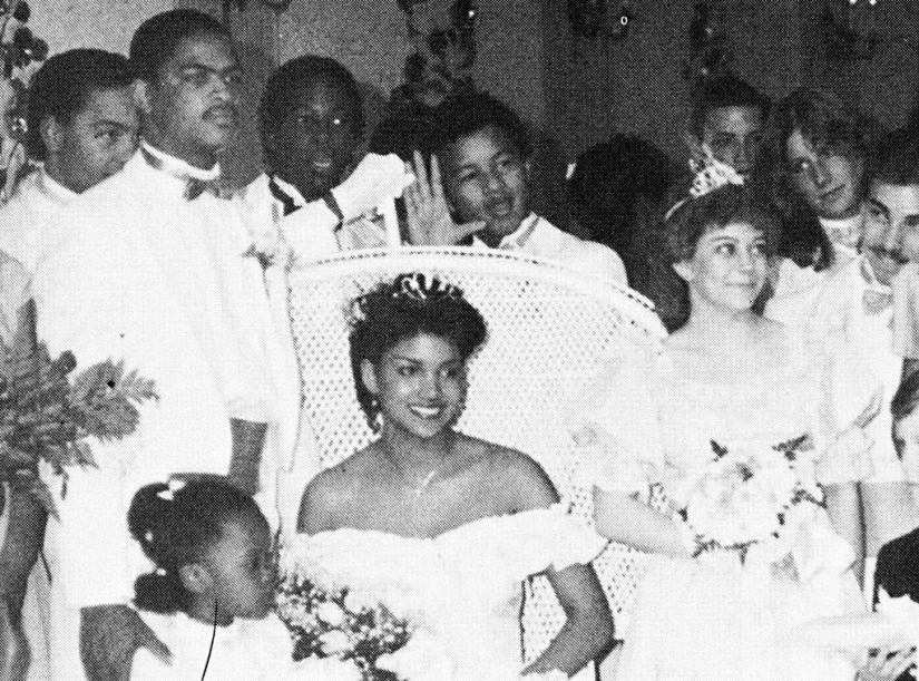 The brightest and most unusual images of stars at the school party The brightest and most unusual images of stars at the school party