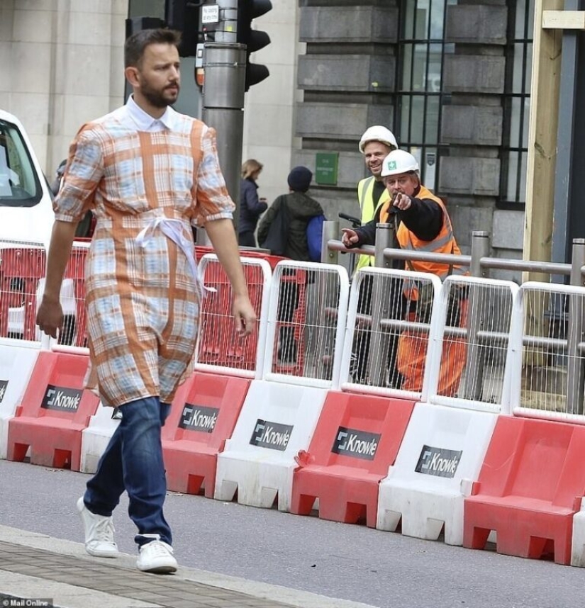 The Briton conducted an experiment: he walked around London in a dress and looked at the reaction of residents