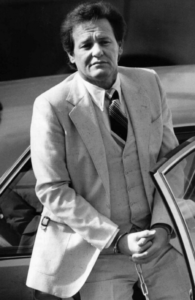 The Cocaine Bear, or the Story of how an American policeman became a famous drug dealer