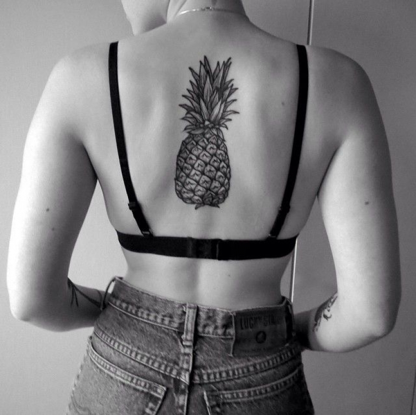 The couple bought cute clothes for the beach, but it became a bait for swingers The couple bought cute clothes for the beach, but it became a bait for swingers