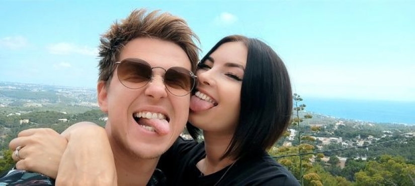 The couple were left without a job, but they get a lot of money selling sex videos on OnlyFans