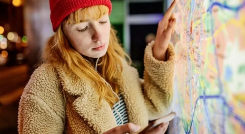 The expert told why it is necessary to disable geolocation on a smartphone