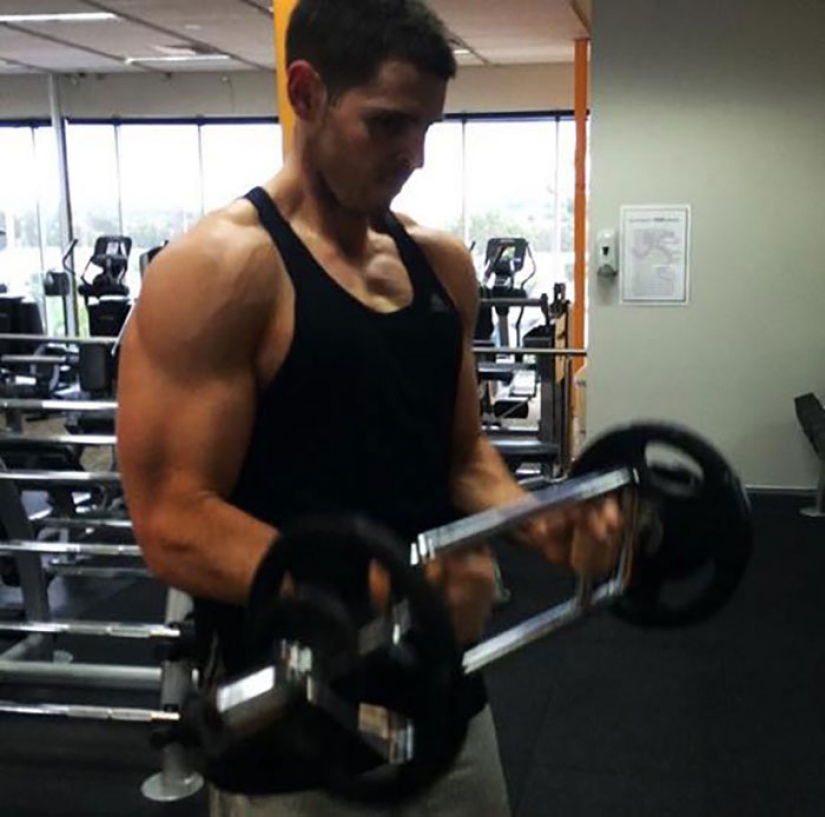 The former winner of the TV show about weight loss has turned into a real macho The former winner of the TV show about weight loss has turned into a real macho