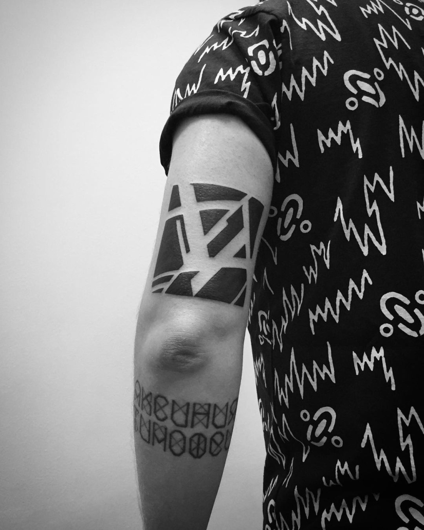 The genius of pure simplicity: Tattoo based on paintings by Malevich from the Moscow master The genius of pure simplicity: Tattoo based on paintings by Malevich from the Moscow master