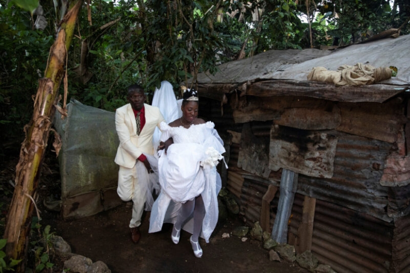The glitz and poverty of Haitian weddings