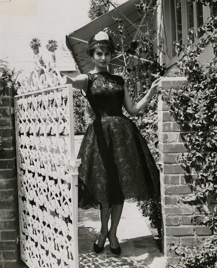 The incomparable Sophia Loren, the most beautiful Italian woman, turned 86 today