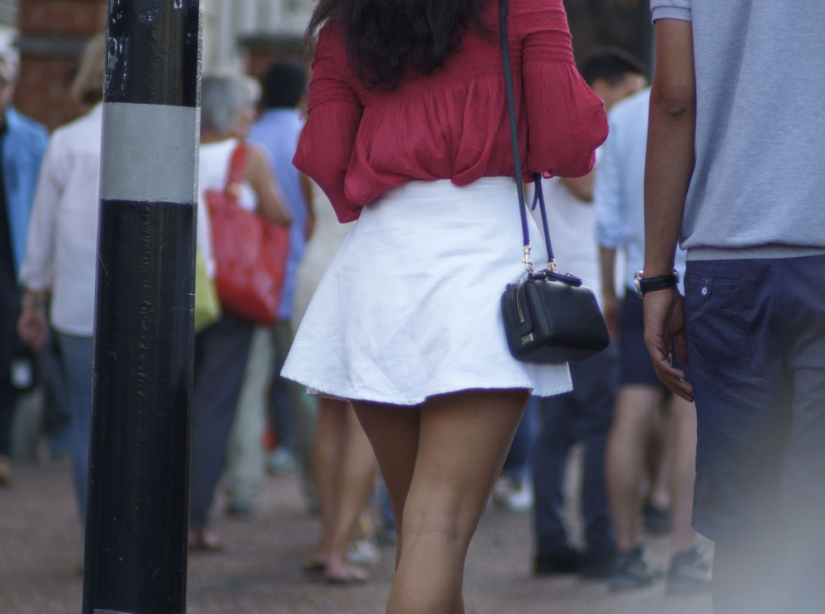 The index of red lipstick, or even to understand the economy