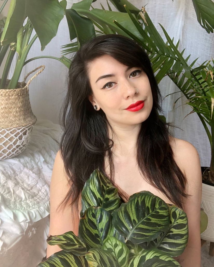 The most creative photos of the network flash mob World Day of the Naked Gardener