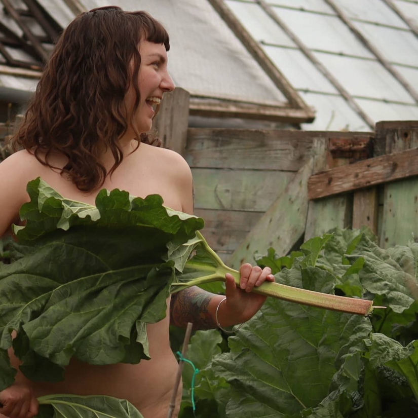 The most creative photos of the network flash mob World Day of the Naked Gardener