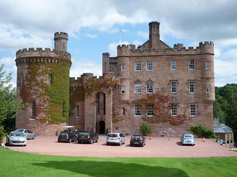 The most famous hotels with real ghosts