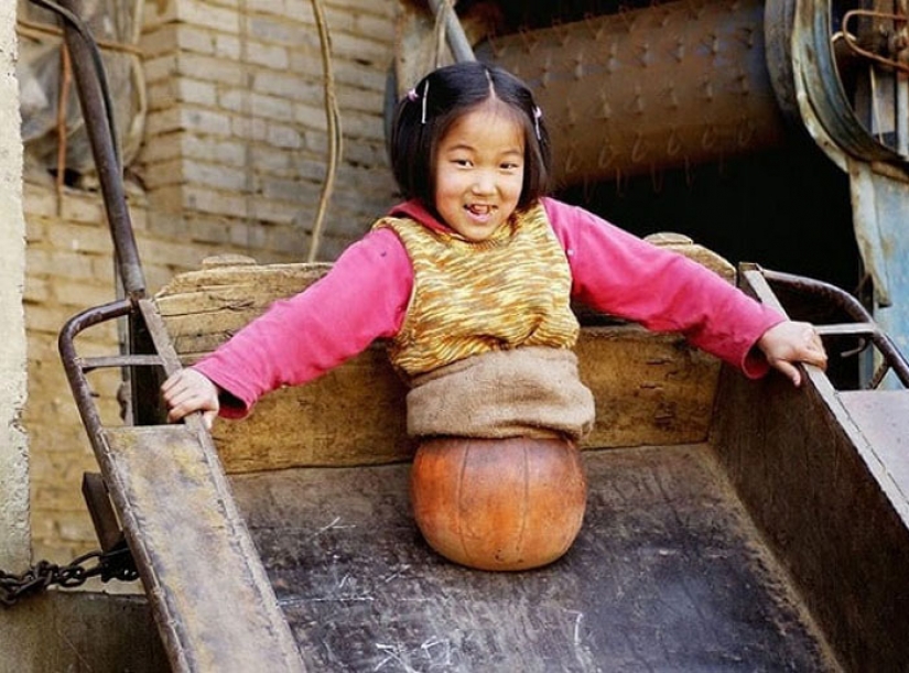 The national heroine of China: a girl with a basketball instead of legs became a famous athlete The national heroine of China: a girl with a basketball instead of legs became a famous athlete
