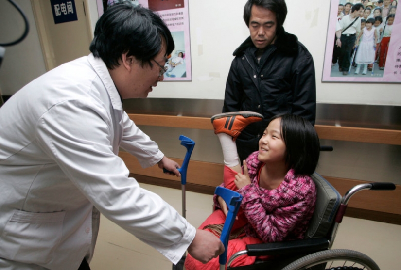 The national heroine of China: a girl with a basketball instead of legs became a famous athlete The national heroine of China: a girl with a basketball instead of legs became a famous athlete