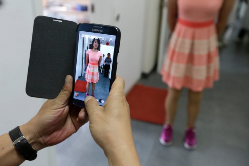 The national heroine of China: a girl with a basketball instead of legs became a famous athlete The national heroine of China: a girl with a basketball instead of legs became a famous athlete