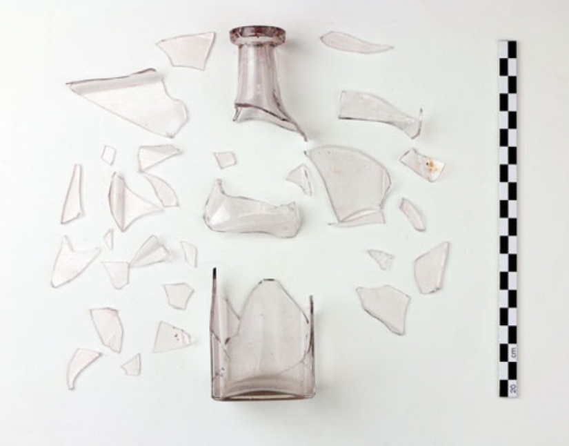 The note in the bottle that the girl dropped from the Titanic, put scientists at a dead end