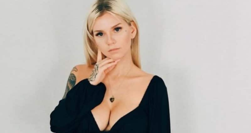 The OnlyFans star has filed a million-dollar lawsuit against the school where her children study