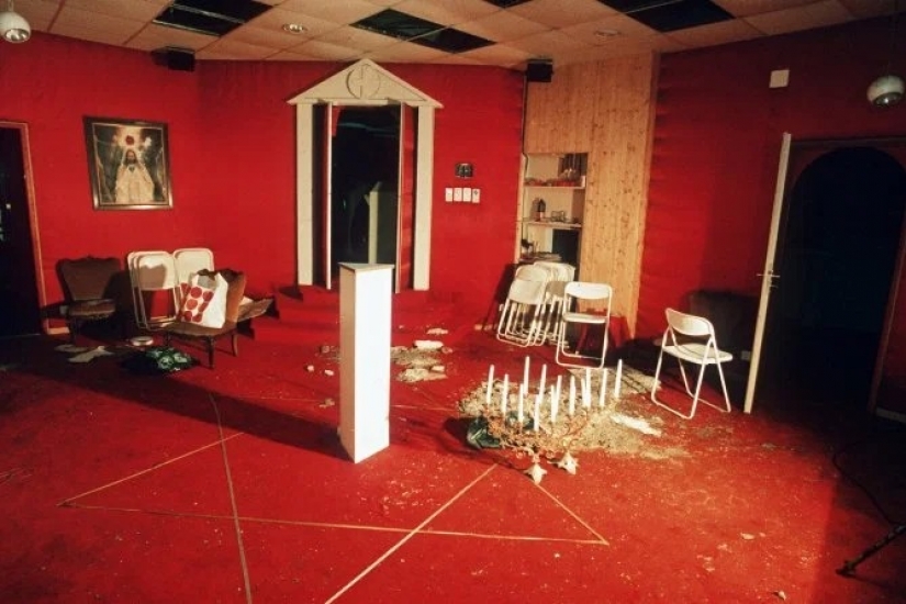 The Perverted life of Doomsday Cults: from marrying seven-year-old girls to mass suicides