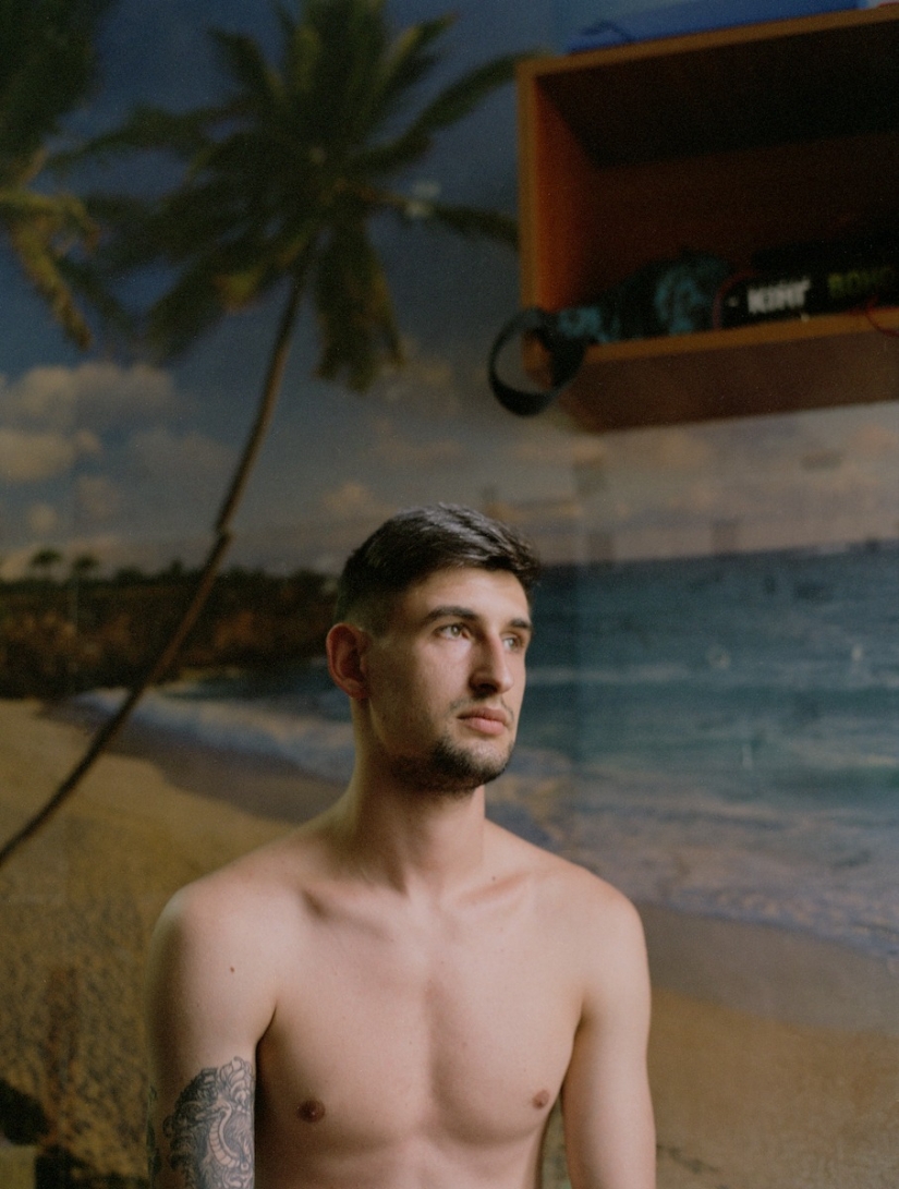 The spirit of freedom in the walls of the past: an amazing project of a photographer from Ukraine about life in Kiev dormitories