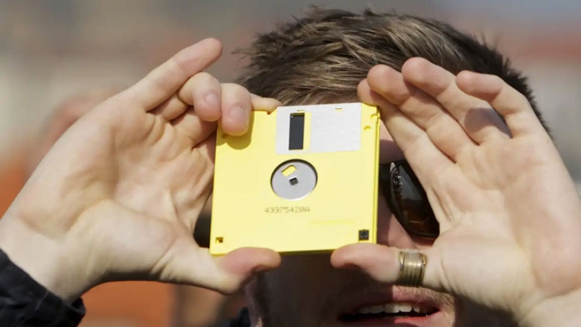 The Tokyo police lost the personal data of 38 citizens. Together with floppy disks