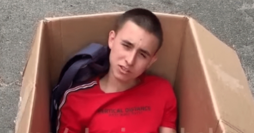 The Ukrainian blogger was sent across the country in a parcel. On the way, he slept and shot videos The Ukrainian blogger was sent across the country in a parcel. On the way, he slept and shot videos