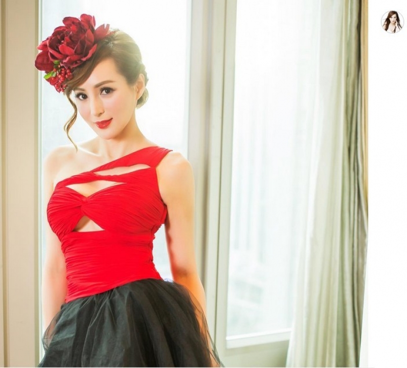 The woman who does not age The woman who does not age