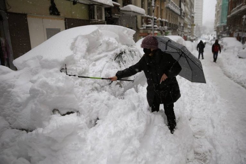 The worst blizzard in decades hit Spain