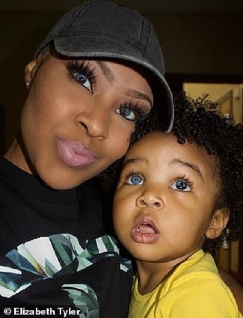 This American woman and her little son conquered the Internet with their unusual eyes This American woman and her little son conquered the Internet with their unusual eyes
