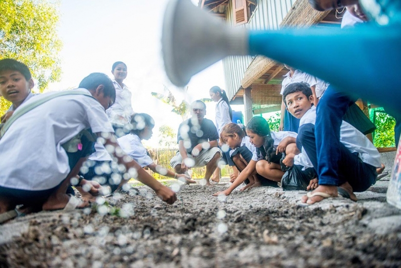 Those who do not have a billion can ... stay